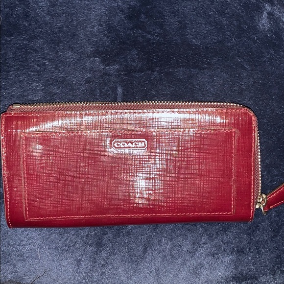 Burgundy Coach Set with dust bag - Picture 3 of 7